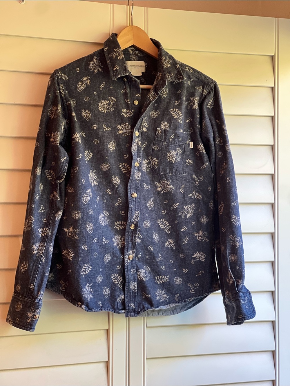 Obey Propaganda Men’s Chambray Leaf Print Long-Sleeve Button Shirt, Size Small